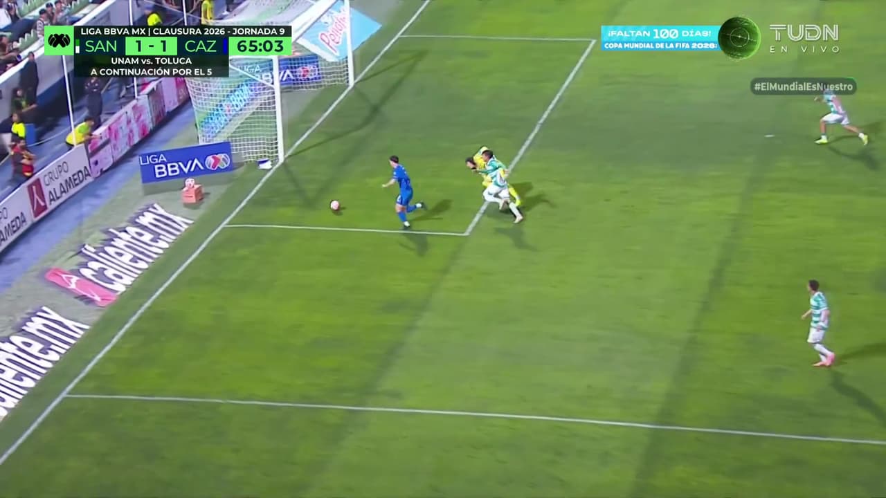 ¡Error enorme de Paradela! Acevedo y su defensa no se hablaron y casi termina en gol