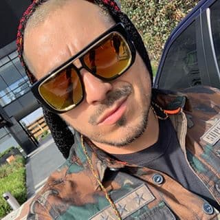 Ahora solo falta ver si sus éxitos (y el bono de su cambio de look) logran quitarle a sus contrincantes el premio Singer + Songwriter + Composer en PJ.