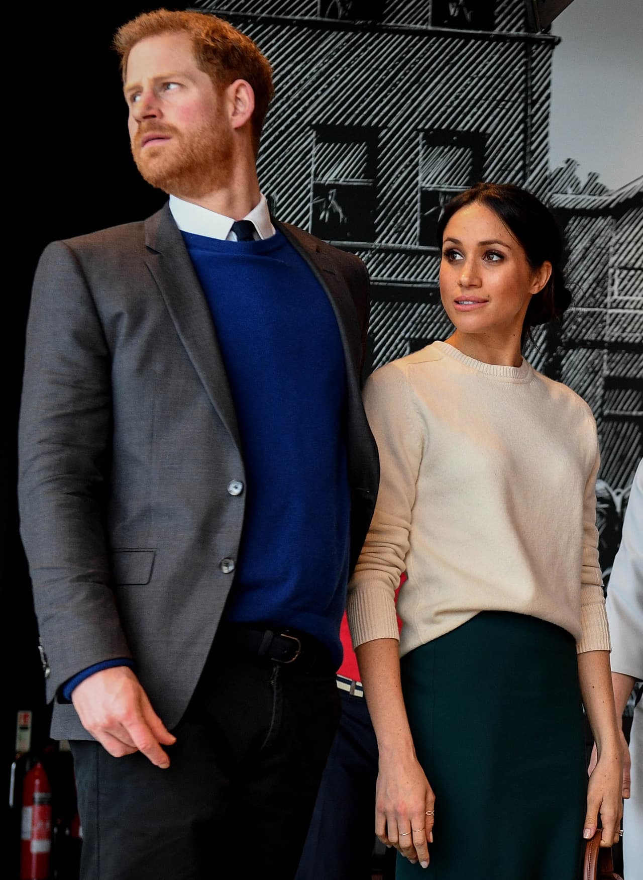 Sin embargo, el mismo 
<b>Thomas Markle</b> fue pillado negociando con una agencia de fotos para recibir 100,000 dólares a cambio de filtrar imágenes exclusivas de la 
<b>boda real</b>. 
<br>