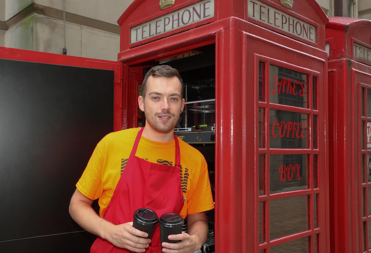 Y así es como esta cabina encontró un nuevo uso, pues desde los años 80 estas cabinas quedaron relegadas.