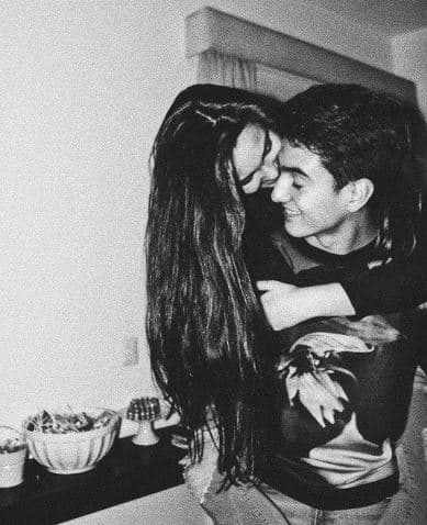 "Se ven hermosos" y "el amor está en el aire" fueron algunos de los comentarios que Mayrín Villanueva y Jorge Poza escribieron en las fotos que su hijo Sebastián publicó en compañía de Ximena.