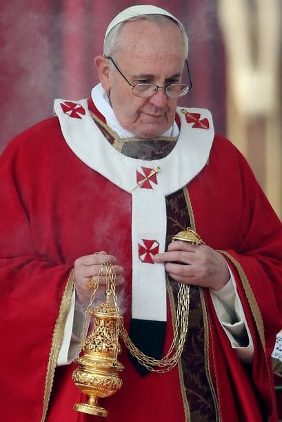 También los cardenales Angelo Amato, prefecto de la Congregación para la Causa de los Santos, y Mauro Piacenza, prefecto de la Congregación para el Clero.