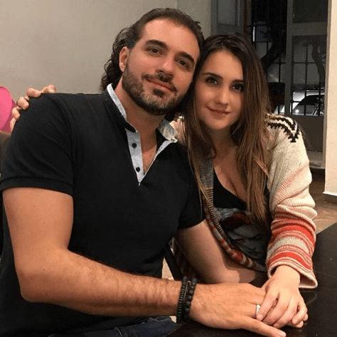 Aunque 
<b><a href="https://www.univision.com/temas/dulce-maria">Dulce María</a> </b>buscó que su
<b> <a href="https://www.univision.com/famosos/no-todos-los-rebeldes-faltaron-a-la-boda-de-dulce-maria-al-menos-3-llegaron-al-enlace-fotos">reciente boda</a></b> con Paco Álvarez fuera discreta, poco a poco se han ido descubriendo detalles del enlace.