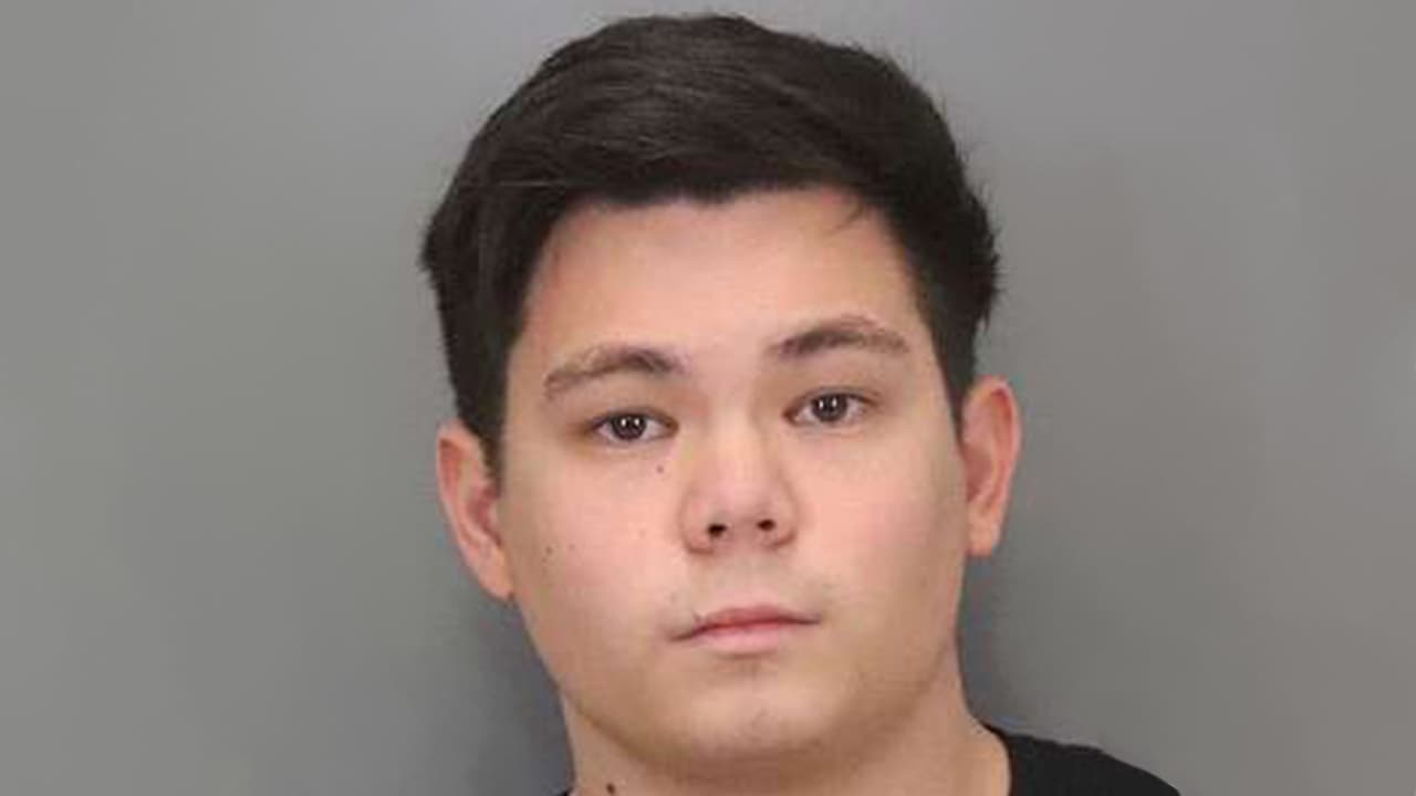 Arrestan a hombre bajo la sospecha de posesión de pornografía infantil en el Área de la Bahía