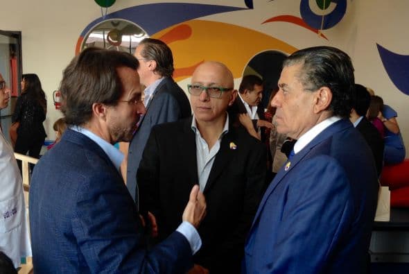 Alberto Ciurana, Haim Saban y Fernando Landeros, son tres caballeros que hicieron todo lo necesario para que el primer Centro de Rehabilitación Infantil Teleton en Estados Unidos sea una realidad.