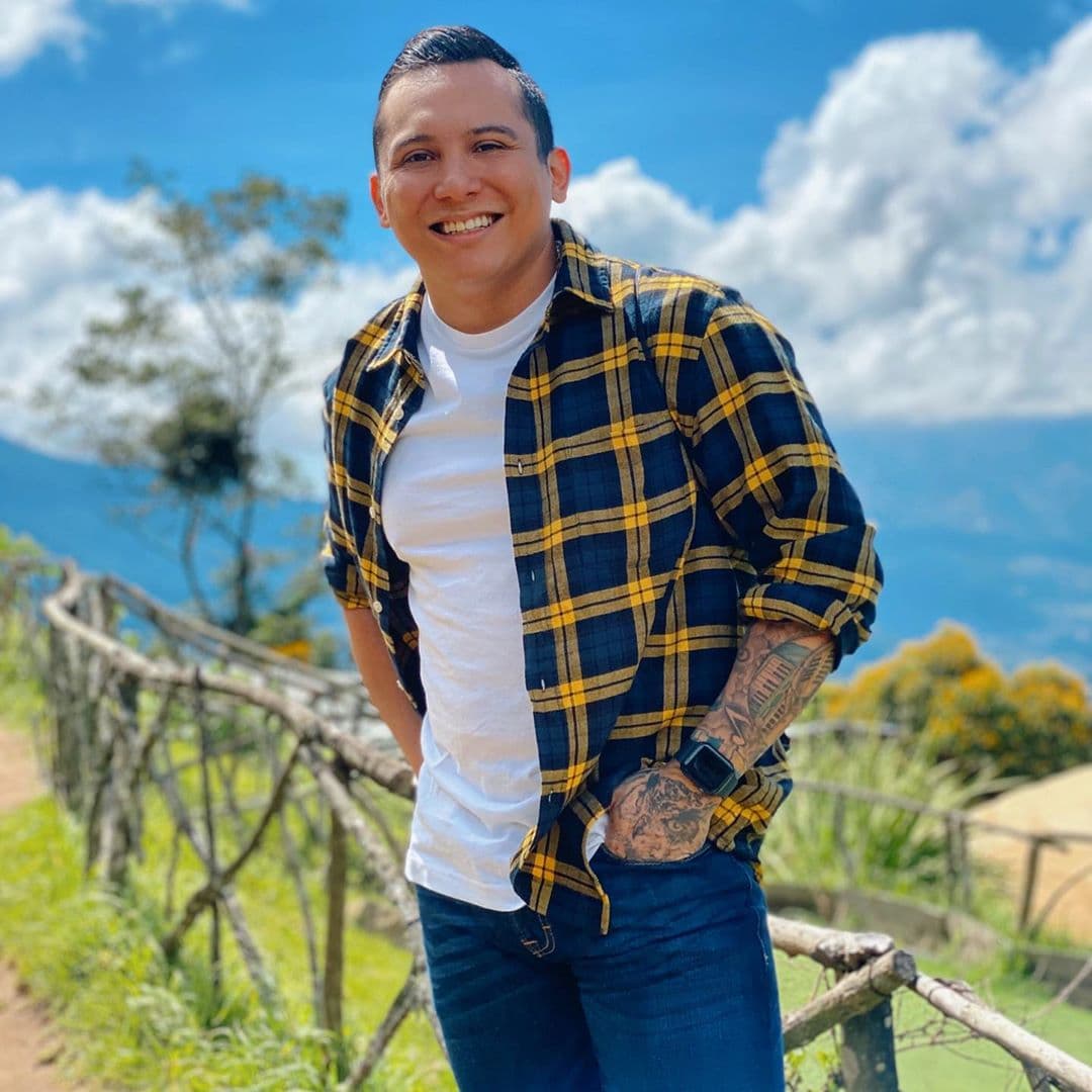 “Quién sabe, puede ser. No estoy cerrado a muchas cosas, yo creo que mientras uno esté bien tranquilo con su pareja y tenemos mucha comunicación, como nosotros la tenemos, lo que ella decida, yo estoy bien, yo siempre la voy a apoyar en lo que ella quiera y yo creo que viceversa también”.