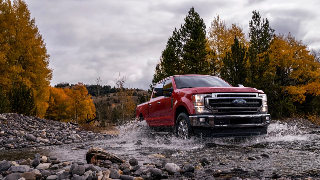 Las camionetas pickup Serie-F Super Duty 2020 comenzarán a ser despachadas a los concesionarios de la marca en el
<b> otoño de 2019</b>. Antes de que esto ocurra conoceremos sus precios y cifras de desempeño.