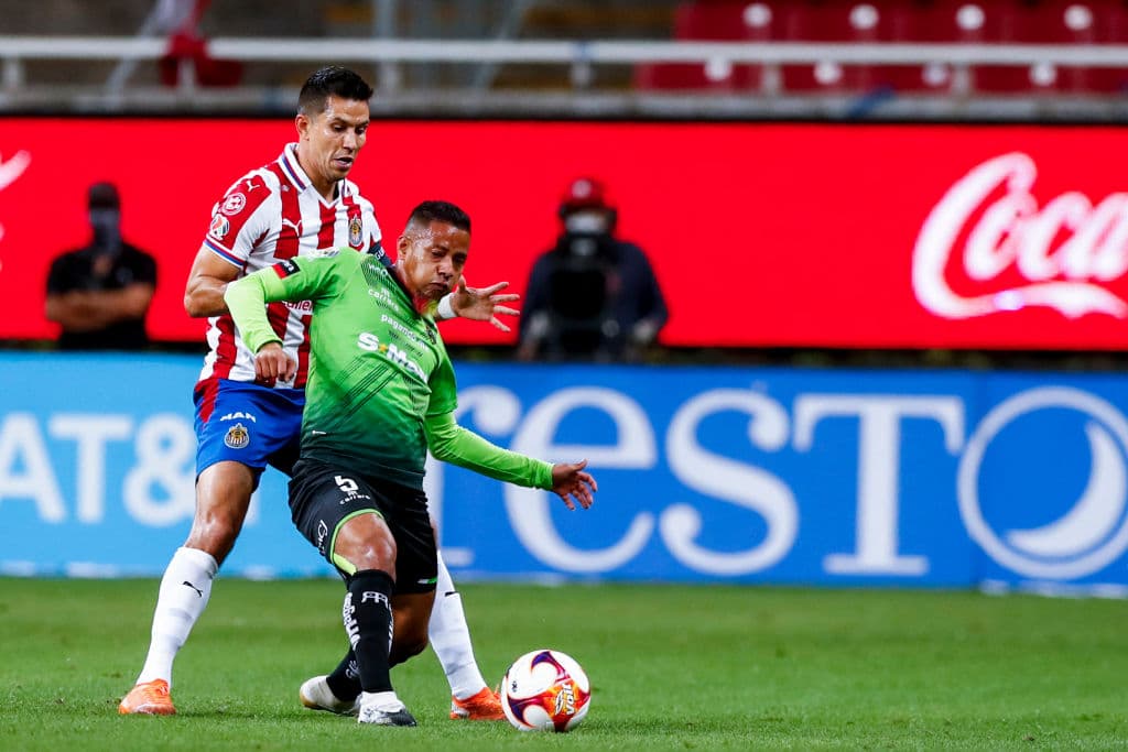 Lezcano (10’) abrió el marcador para adelantar al cuadro fronterizo y Ariel Matías crecía la ventaja al 29’. JJ Macías (77’) apareció para descontar en la segunda mitad. El Rebaño sólo acumula dos derrotas y dos empates. En la siguiente fecha, Chivas visitará al León y Bravos hará lo propio ante Puebla.