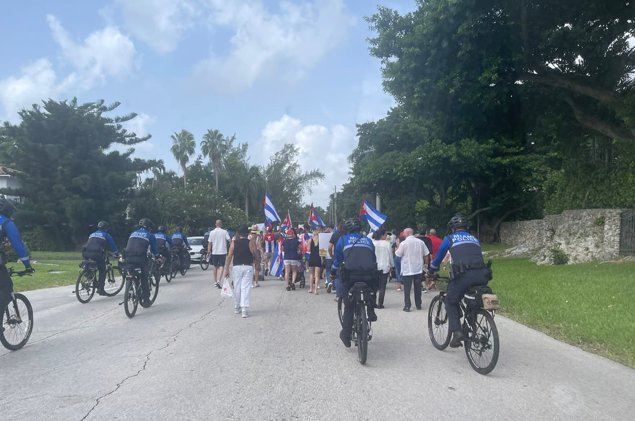 En su recorrido iban gritando la consigna “Patria y Vida”.