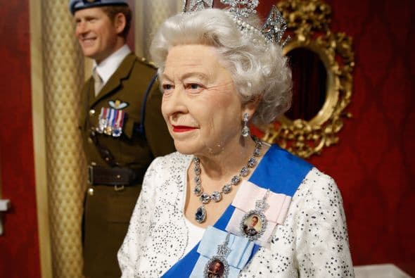 Pero no luce tan sonriente como su nieto.