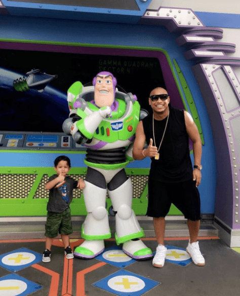 Así es como estos famosos intérpretes del género reggaeton disfrutan y comparten tiempo de calidad con las personas más importantes de su vida, su familia.