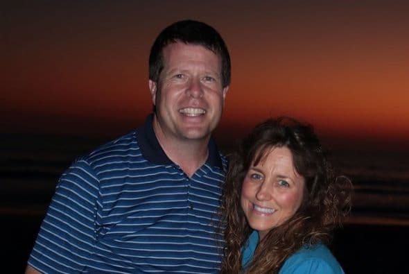 "Siempre intentamos criar a nuestros hijos para seguir y conocer el camino correcto, pero uno de ellos tomó malas decisiones y como padres, eso es devastador", dijeron los Duggar.