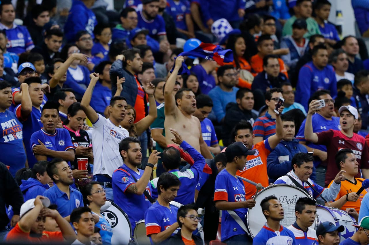 La afición Cementera salió satisfecha del Estadio Azteca porque su equipo ya se anida en las Semifinales de la Copa MX y esperan por su rival entre Pumas y León. Será un felino indistintamente.