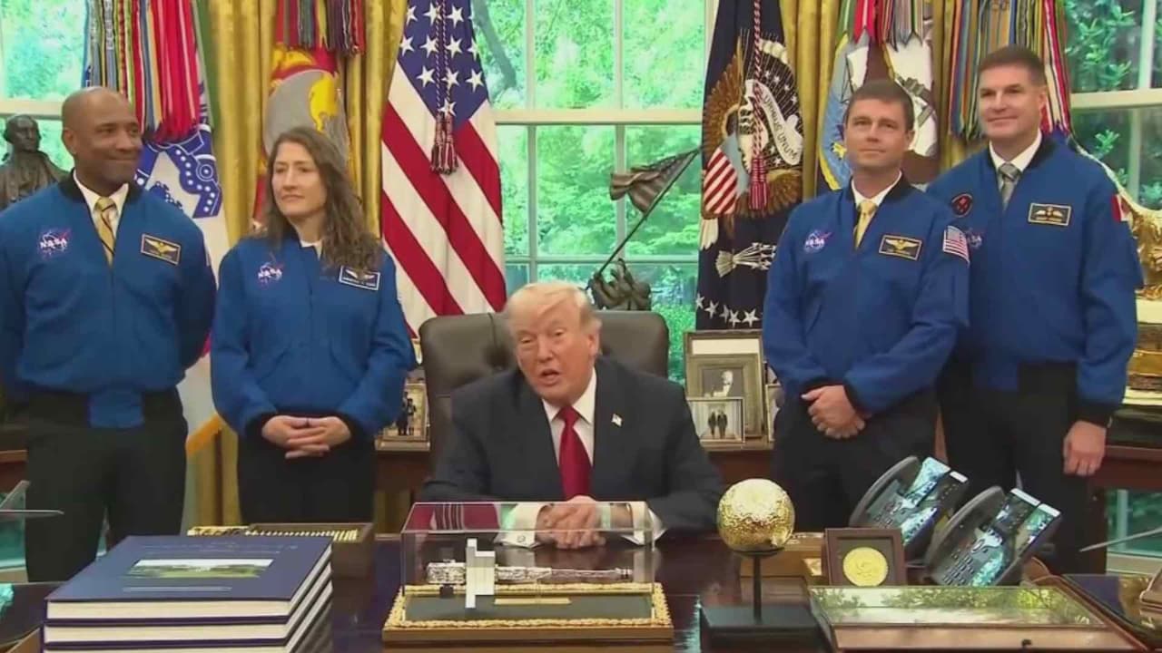 ¿Cuál fue la polémica en la visita de los astronautas de la misión Artemis II a la Casa Blanca?