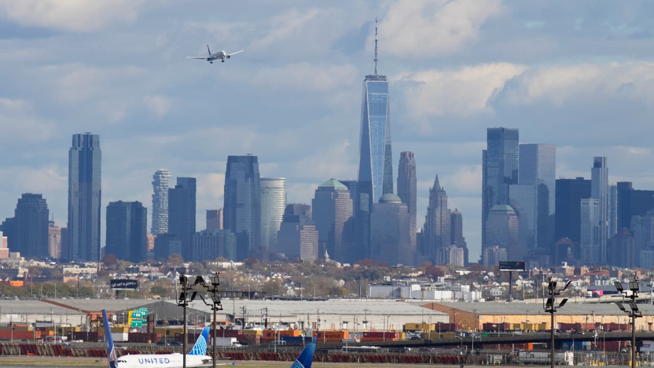 Cierran brevemente operaciones en Aeropuerto Newark.