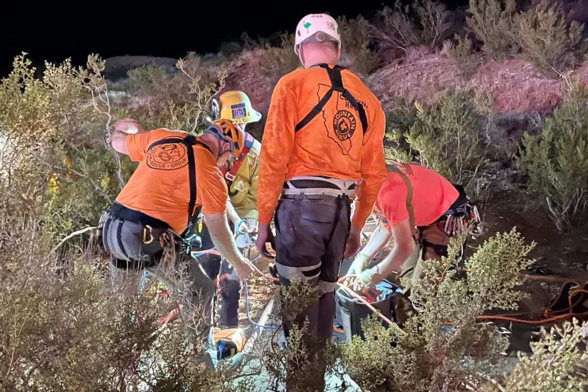 Bajaron 120 pies hasta donde se encontraba la víctima, pero su condición era muy delicada y tuvieron que llamar un Mercy Air 14 para trasladarlo de inmediato a un hospital.