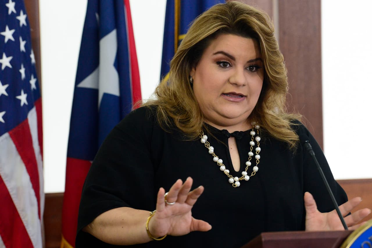 Jenniffer González se recupera de percance de salud