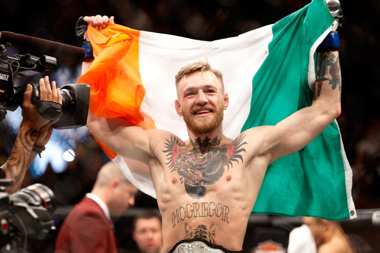 McGregor busca al ‘Canelo’ para pelear en mayo