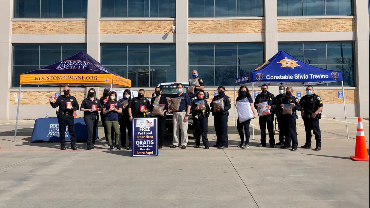 El propósito fue para ayudar a todas aquellas personas con mascotas que se han visto afectadas por la pandemia.