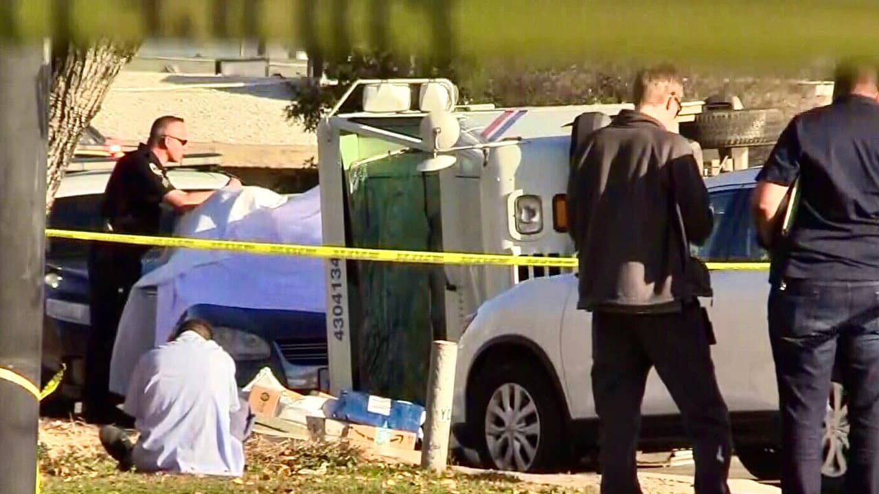 Motociclista muere tras estrellarse contra camión de correo postal