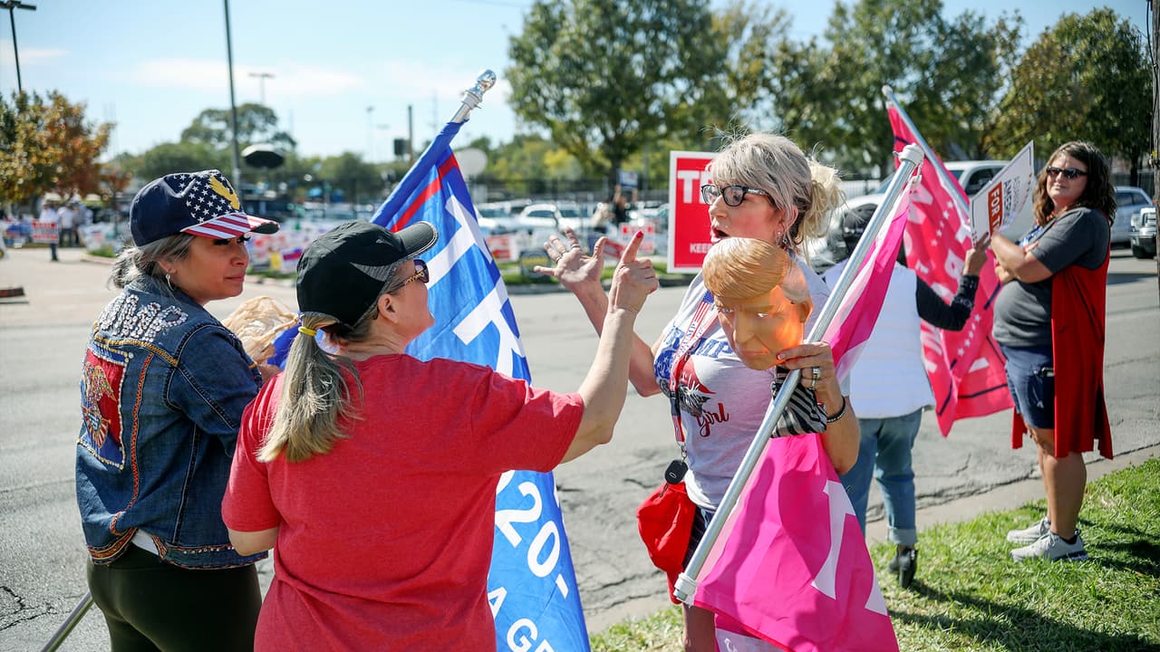 La manifestación ha transcurrido de manera pacifica aunque hubo momentos de discusión entre los manifestantes pero sin pasar a mayores.