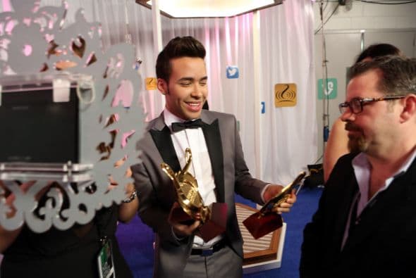 Te llevamos detrás de cámaras en Premio Lo Nuestro 2014. Esto fue lo que no viste de esta espectacular entrega.