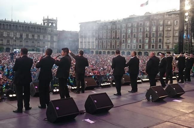 'Mayor de edad', 'La pollera colorada', 'Sal de mi vida' y 'Derecho de antigüedad' fueron otras grandes piezas con las que fascinaron a su público.
