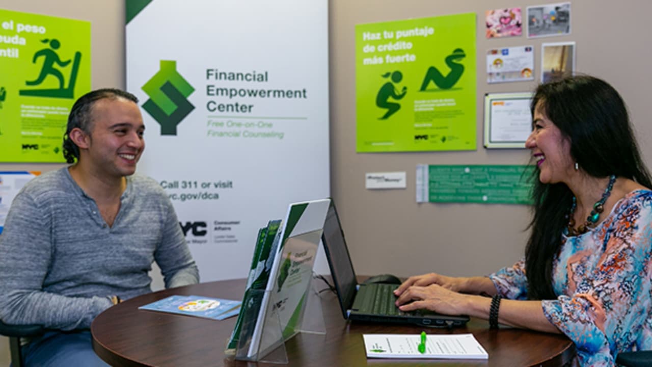 Ofrecen asesoría financiera gratuita en la Ciudad de Nueva York: cómo obtenerla