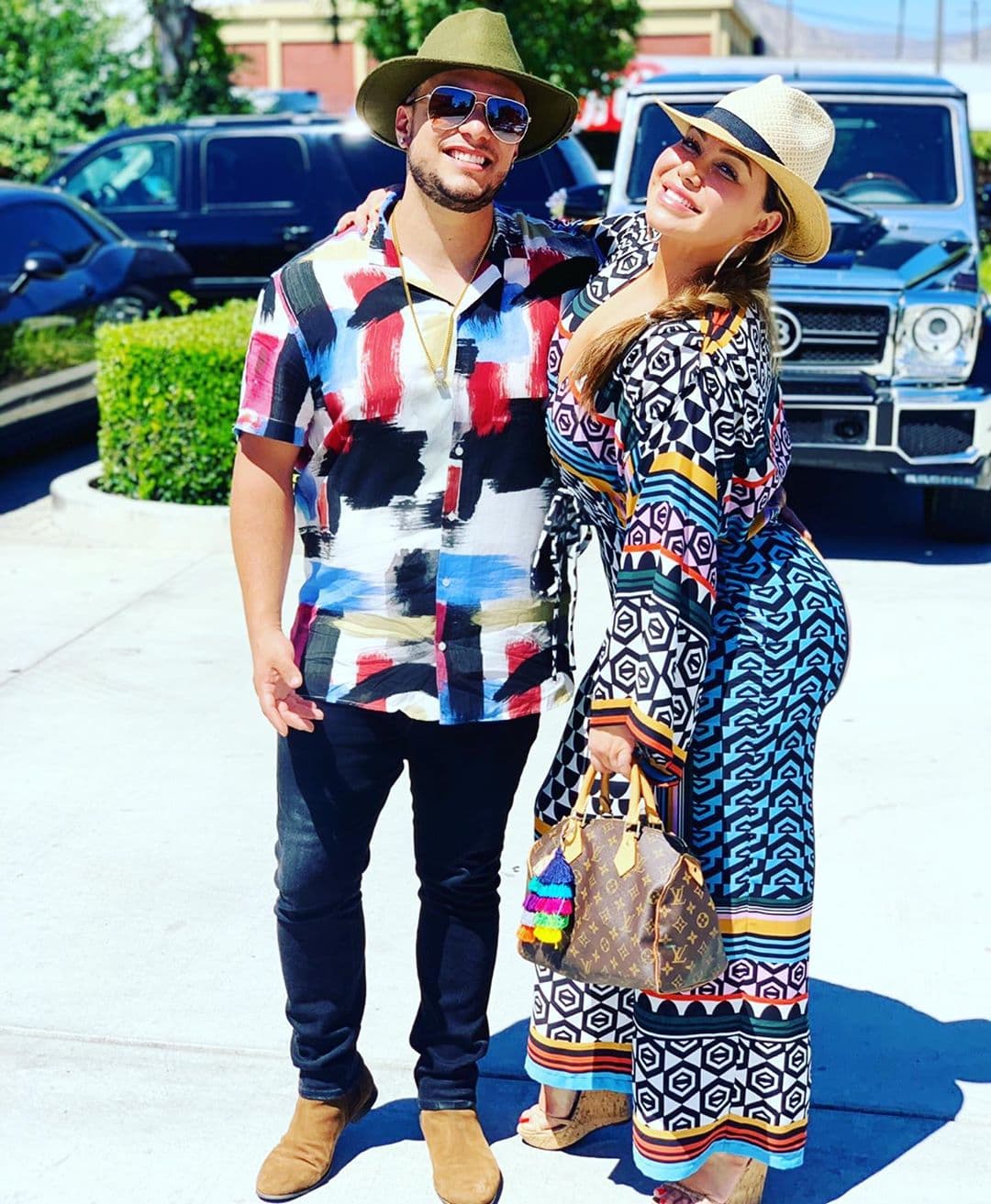 "Yo practico la religión del amor, pero me congrego en una iglesia cristiana, soy bautizado por la iglesia católica, pero en esta ocasión lo haré por la parte de la religión que me ha invitado a conocer mi esposa", agregó.