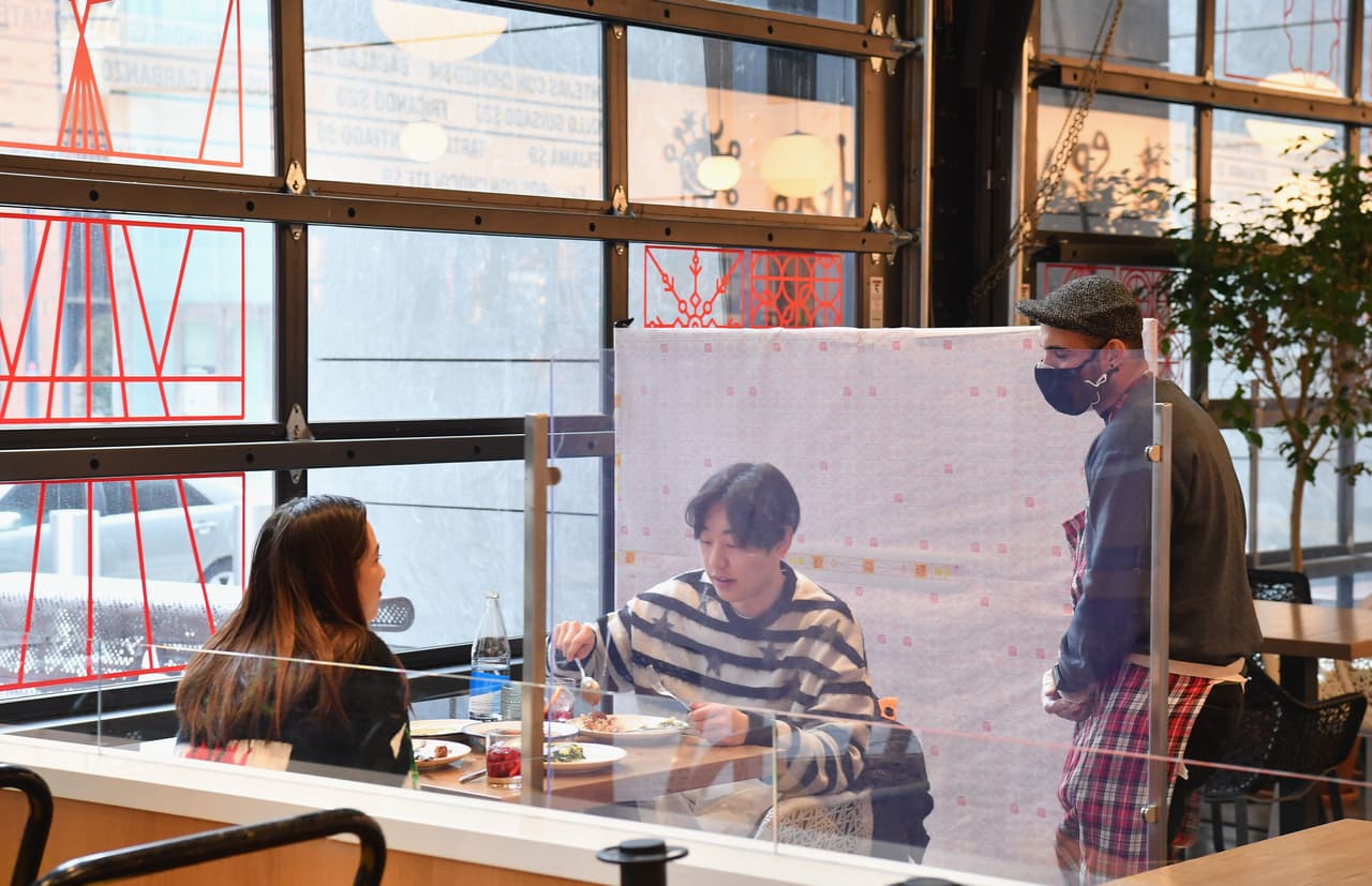 NYC enviará inspectores para ver si los negocios cumplen con el mandato de vacunación