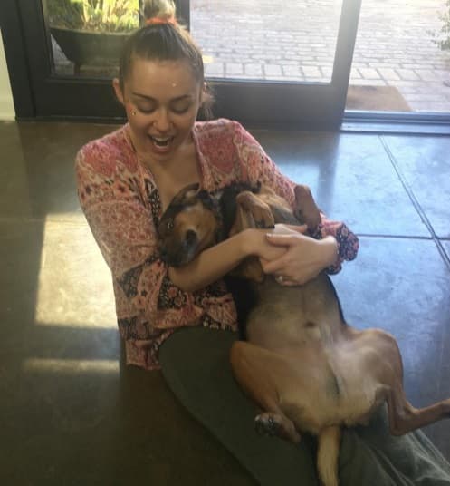 Siempre presume cómo les da cariño.