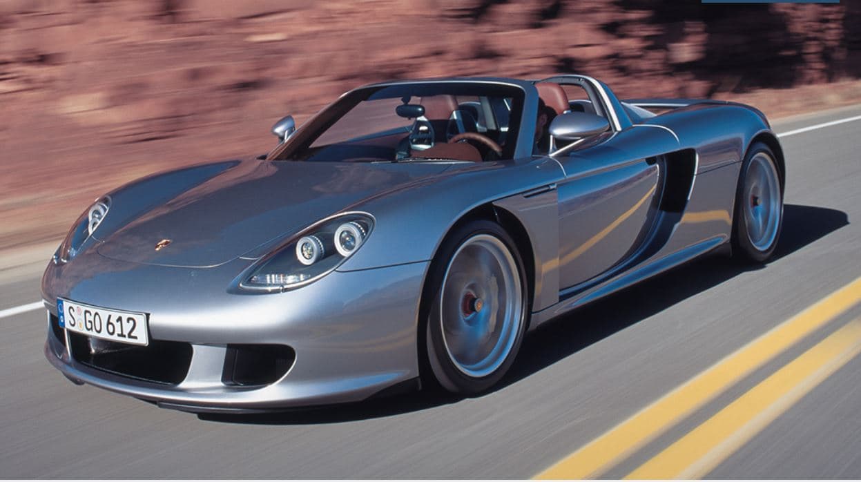 El segundo auto es un 
<b>Porsche Carrera GT 2005 </b>cuenta con un motor V10 de 5.7 litros de 610 caballos de fuerza. El auto fue noticia cuando a bordo de él fallecieron Paul Walker y su amigo Roger Rodas, quien manejaba el deportivo. En su momento, la familia alegó que la falta de tecnologías de seguridad del auto impidió que el actor y acompañante sobrevivieran. La marca de autos por su parte respondió que el auto había sido alterado, maltratado y descuidado, y reforzó esta declaración con el reporte policial donde se indicó que todo fue a causa del exceso de velocidad.
<br>