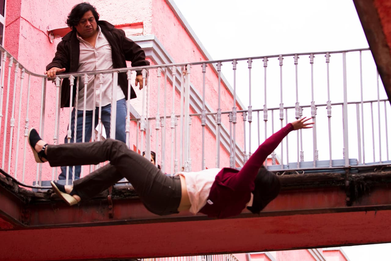 Ernesto nuevamente dañaba la vida de Yolanda al dejar a su tía a un paso de la muerte.