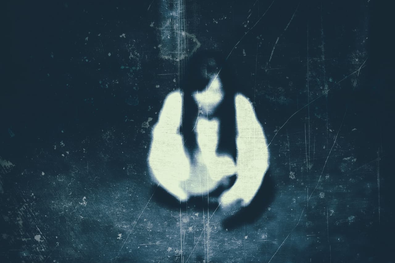 Finalmente, la tercera "explicación" tiene que ver con las reacciones humanas a sustancias tóxicas, como ciertos gases, pesticidas o exceso de monóxido de carbono o formaldehídos, que alteran nuestras neuronas y nos hacen experimentar cosas extrañas.