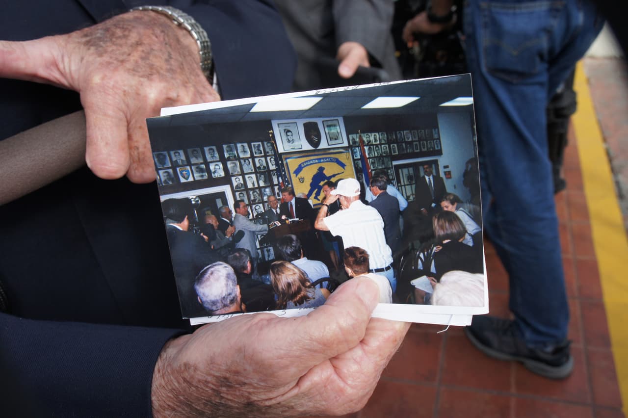 It's not the first time Trump has been to the Bay of Pigs veterans' center. In 1999, Trump gave a speech there in which he advocated for tougher policies on Cuba and said he wouldn't do business with the island until Fidel Castro was overthrown. On Tuesday, Jorge García Rubio showed a photo of the 1999 event.