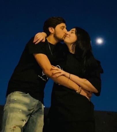 José Antonio, pareja de Vicky, compartió un par de imágenes en su cuenta de Instagram en las que aparecen muy enamorados y precisó al pie de las fotografías: "My valentine".