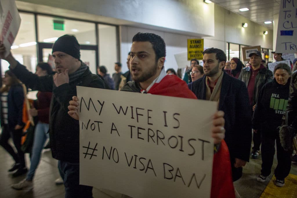 Trump considera una versión más "pulida" de su veto migratorio, según John Kelly de Seguridad Nacional