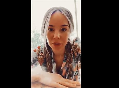 En abril pasado 
<b><a href="https://www.univision.com/famosos/camila-sodi-continua-con-sintomas-del-coronavirus-que-vienen-y-van-y-cuenta-lo-que-la-ayuda-a-mantenerse-fotos">Camila Sodi</a> </b>informó que ella y sus hijos estaban libres de 
<b>covid-19</b>, luego de pasar varios días con los malestares provocados por el virus.
<br>