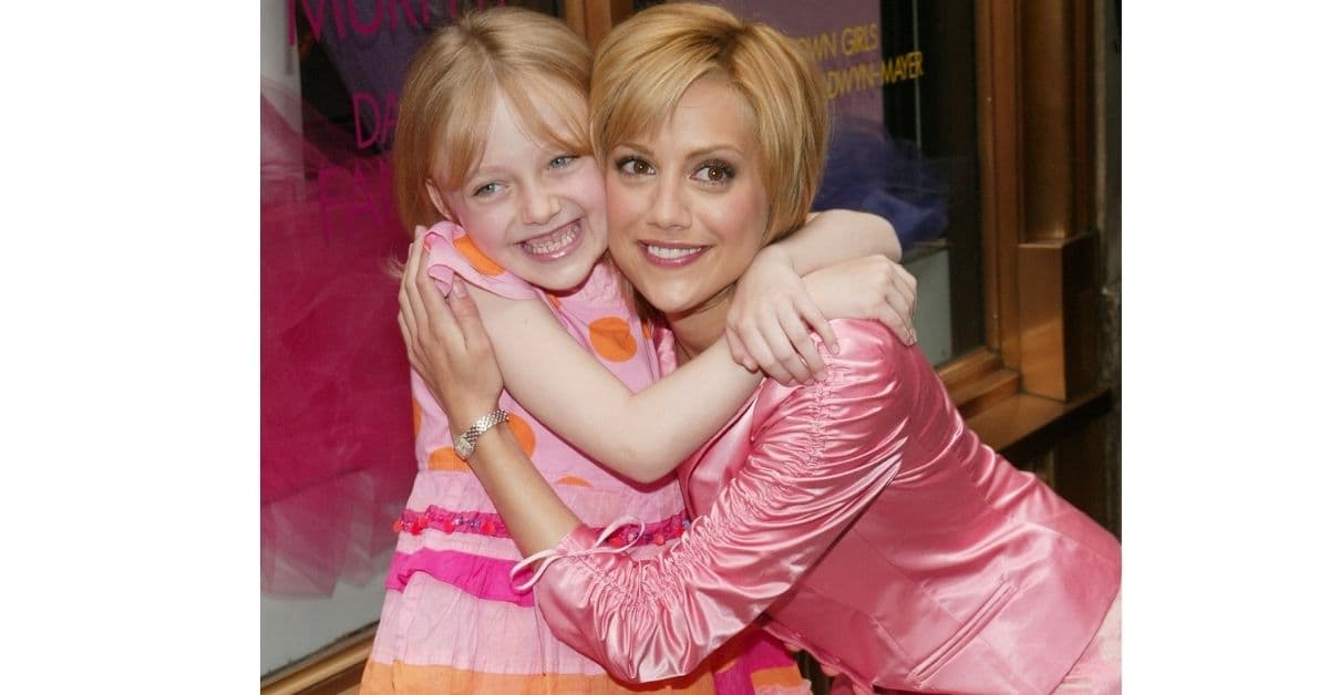 Dakota Faning y Brittany Murphy