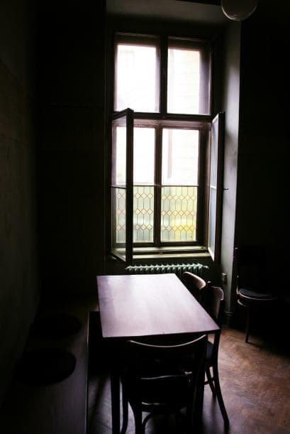 En las sombras. Además de ser poco atractivo, un espacio oscuro puede repercutir negativamente en tu estado de ánimo.