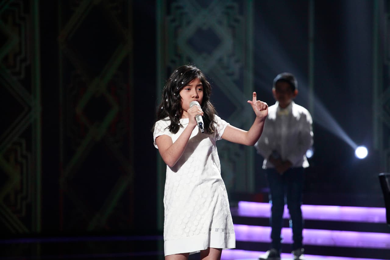 Durante el segundo show, Adilene hizo su mejor esfuerzo al interpretar 'Ya no vives en mí'. Sin embargo, los jueces eligieron a Roberto Carlos; la niña originaria de Baja California debió retirarse del escenario, asegurando que seguiría luchando por ser una gran cantante.