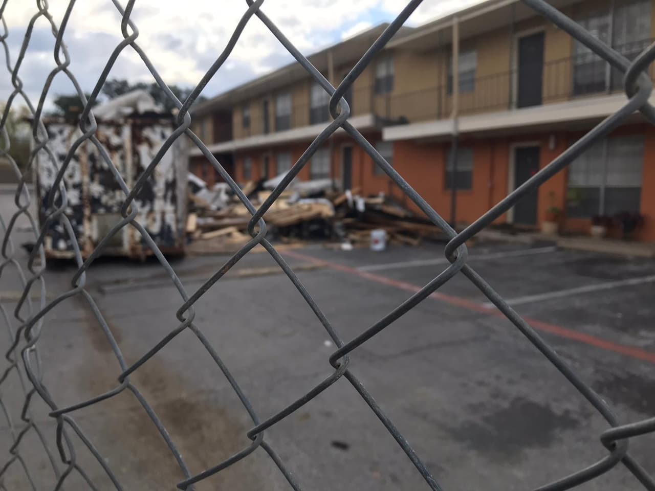 Varias personas fueron desplazadas de sus hogares que fue dañado por las tormentas severas.