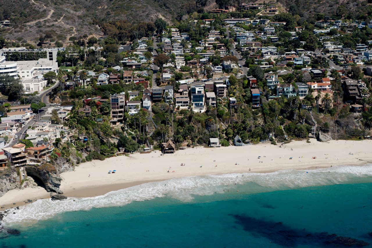 1000 Steps Beach en el condado de Orange.