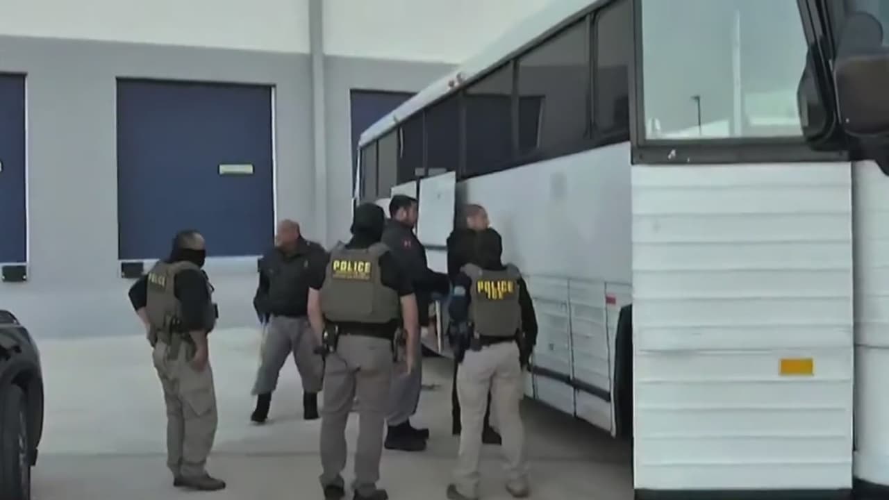 Operativos de ICE en Austin provocan pánico y decenas de detenciones de trabajadores
