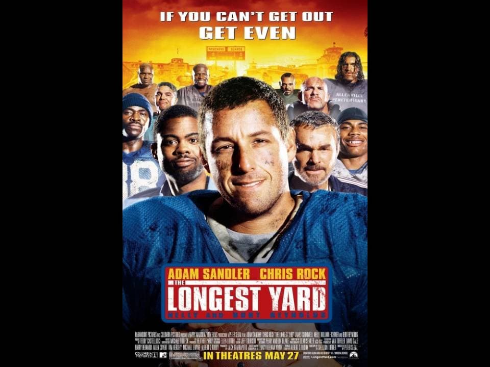 'The Longest Yard' (2005) | Es un remake que protagonizó Burt Reynolds en 1974. Adam Sandler y Chris Rock hacen una excelente mancuerna en esta comedia que deriva en una lección de compañerismo.