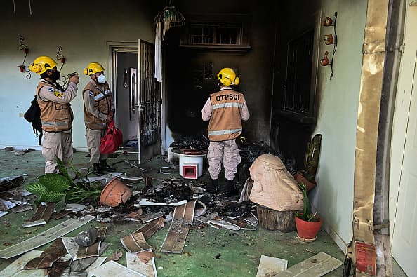 La violencia en Honduras deja un promedio diario de entre 10 y 11 asesinatos, según autoridades locales, que atribuyen gran parte de la criminalidad a pandillas y grupos del crimen organizado y el narcotráfico.
<br>