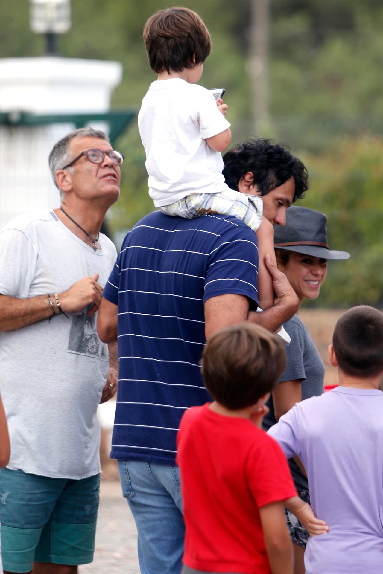 Milan todo vestidito de blanco.