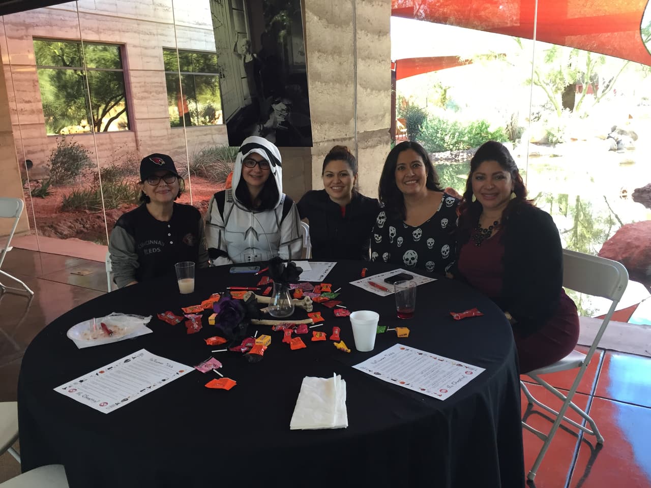 Disfraces, concursos y mucha diversión en la celebración de Halloween en Univisión Arizona.