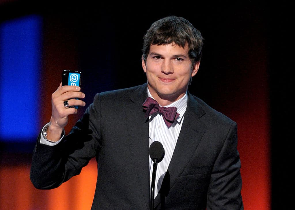 De acuerdo con 'People', Kutcher pensó que no tenía nada que perder y participó. Ganó el primer lugar y desde ese momento se hizo de un lugar en el cine y la televisión.