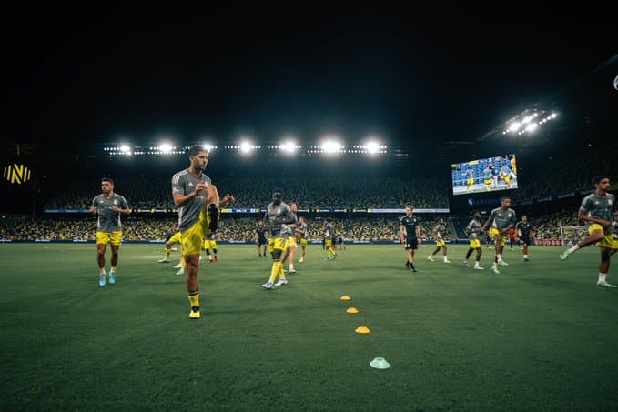 Jurgen Damm descontó al final del primer tiempo y Layún empató al segundo. Sin embargo, un descuido en el área permitió el contrarremate de Maher para el 3-2 y cuando agonizaba el juego, América encontró el 3-3 que obligó a los penales.